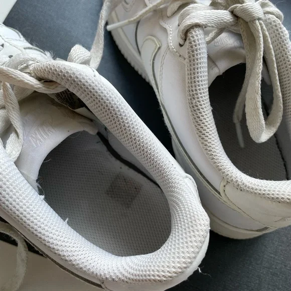 Nike - Air Force One - White - Boys Size 5.5 Youth - Picture 5 of 8